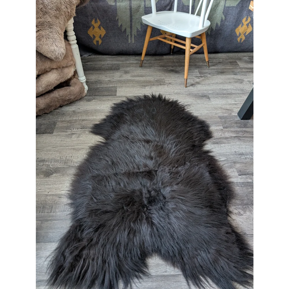 AN17❤️58" x 36" Massive Natural Black/Brown Icelandic Sheepskin