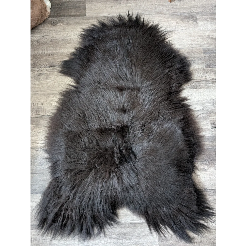 AN17❤️58" x 36" Massive Natural Black/Brown Icelandic Sheepskin