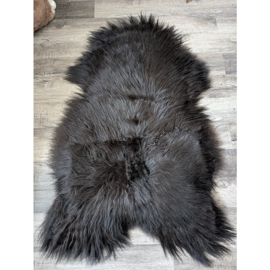 AN17❤️58" x 36" Massive Natural Black/Brown Icelandic Sheepskin