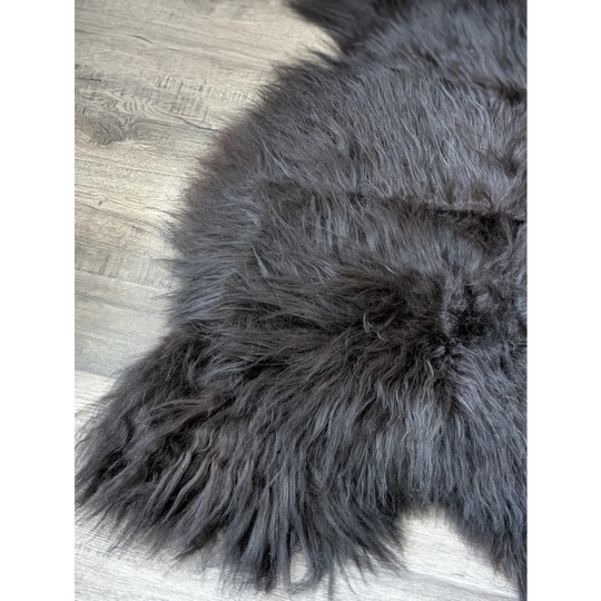 AN17❤️58" x 36" Massive Natural Black/Brown Icelandic Sheepskin