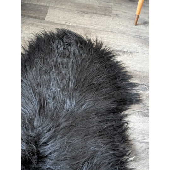 AN18❤️59" x 34" Massive Natural Black Icelandic Sheepskin