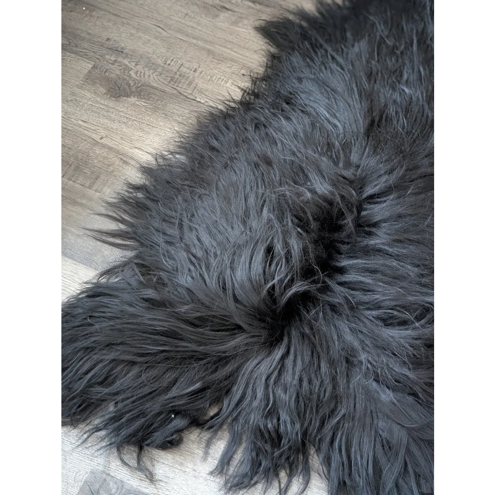 AN18❤️59" x 34" Massive Natural Black Icelandic Sheepskin