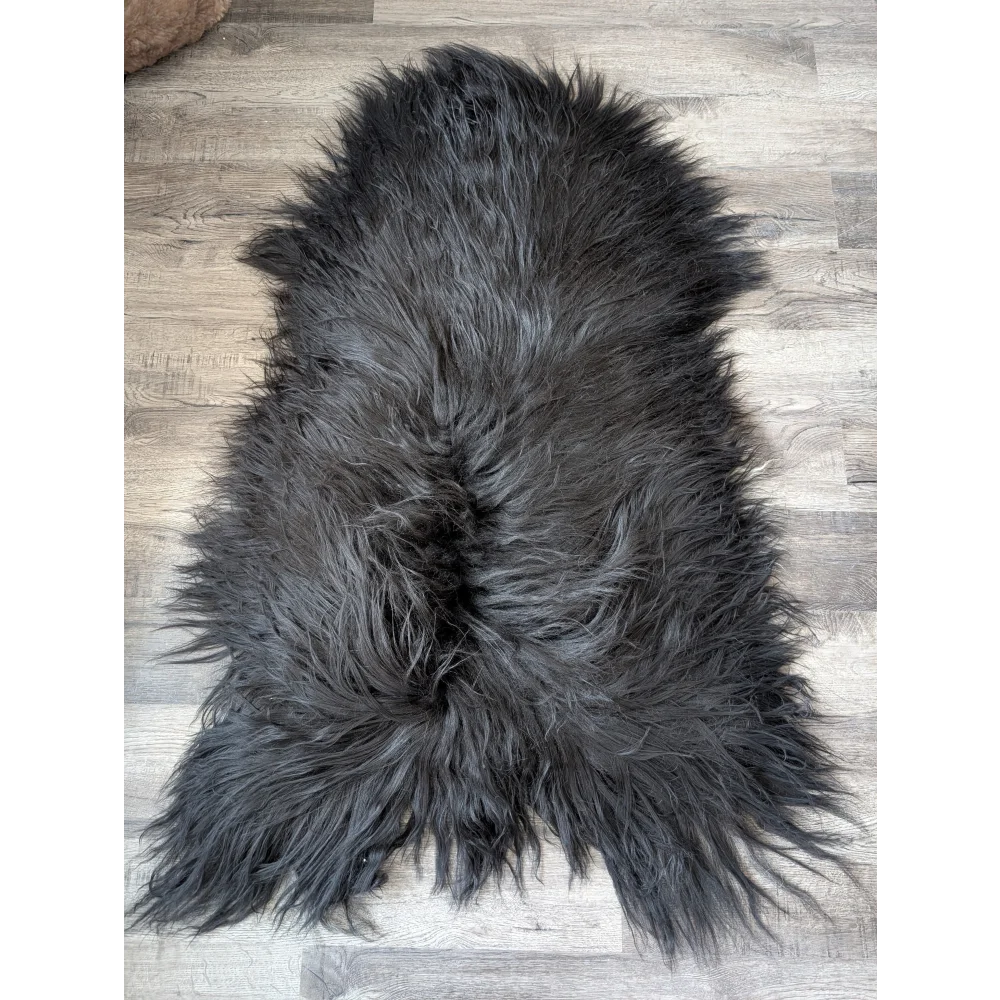 AN18❤️59" x 34" Massive Natural Black Icelandic Sheepskin