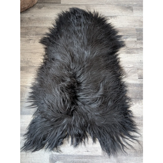 AN18❤️59" x 34" Massive Natural Black Icelandic Sheepskin
