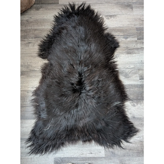 AN19❤️59" x 32" Massive Natural Black Icelandic Sheepskin