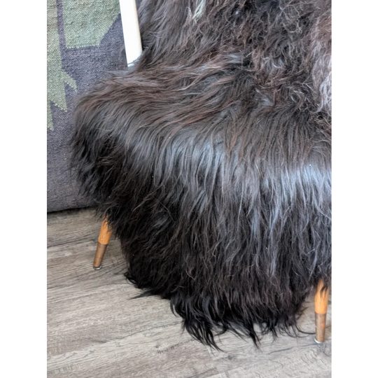 AN19❤️59" x 32" Massive Natural Black Icelandic Sheepskin