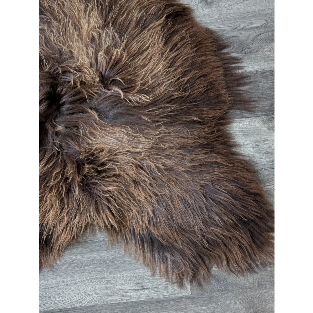 AN22❤️56" x 35" Massive Bronze Icelandic Sheepskin