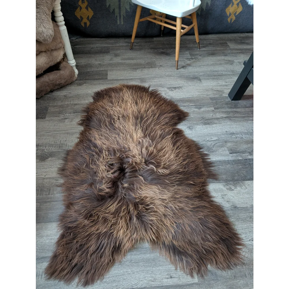 AN22❤️56" x 35" Massive Bronze Icelandic Sheepskin