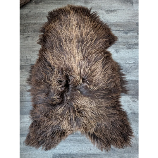 AN22❤️56" x 35" Massive Bronze Icelandic Sheepskin