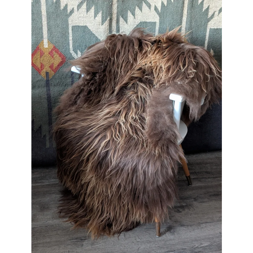 AN23❤️60" x 37" Massive Bronze Icelandic Sheepskin