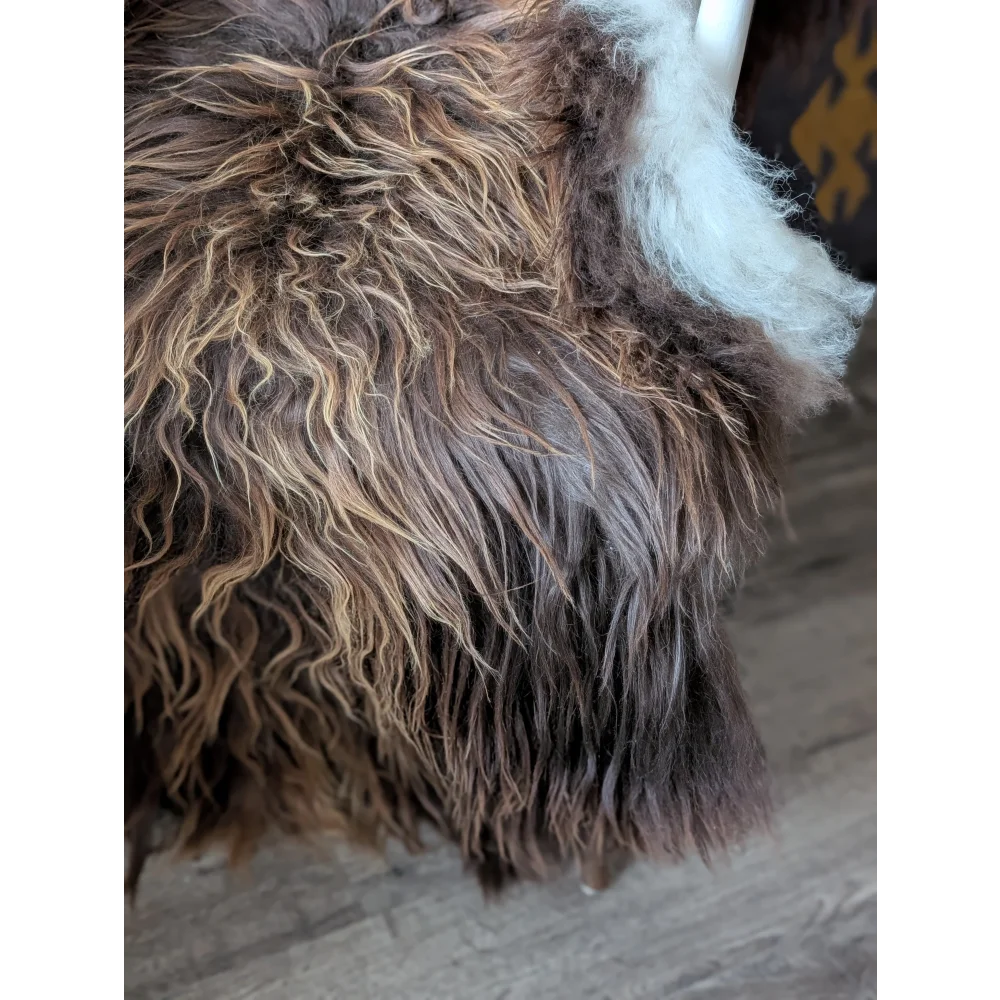 AN24❤️58" x 35" Massive Bronze Icelandic Sheepskin