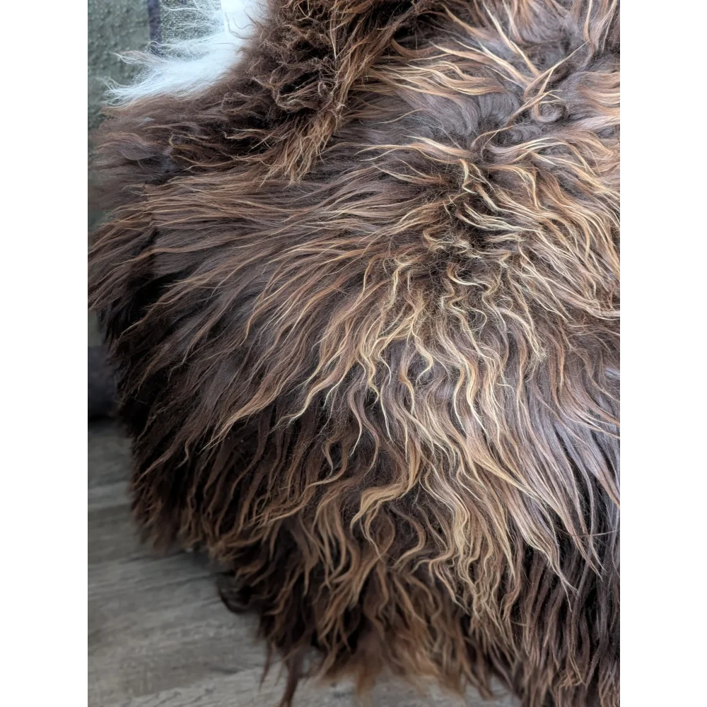 AN24❤️58" x 35" Massive Bronze Icelandic Sheepskin