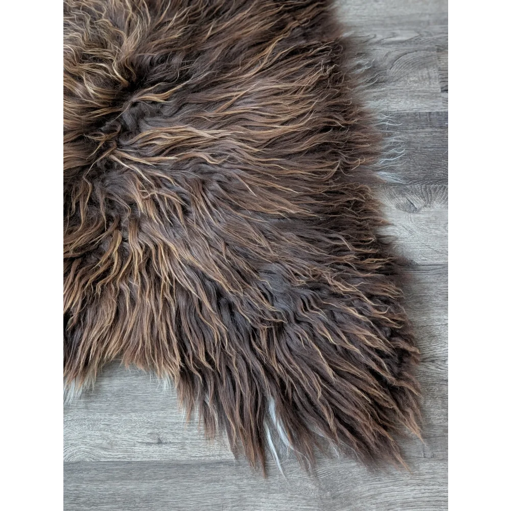 AN24❤️58" x 35" Massive Bronze Icelandic Sheepskin