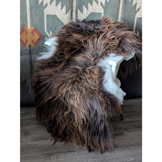 AN24❤️58" x 35" Massive Bronze Icelandic Sheepskin