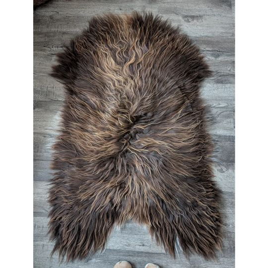AN24❤️58" x 35" Massive Bronze Icelandic Sheepskin