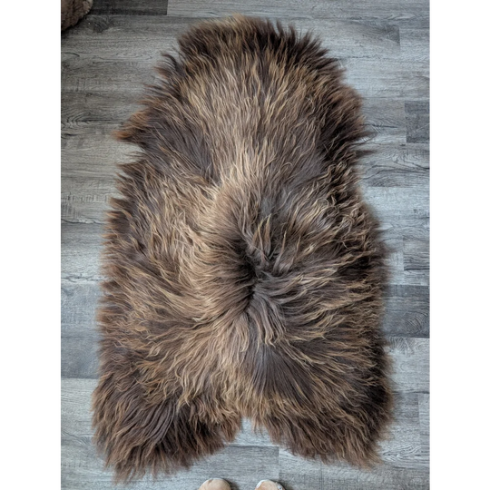 AN25❤️57" x 32" Massive Bronze Icelandic Sheepskin