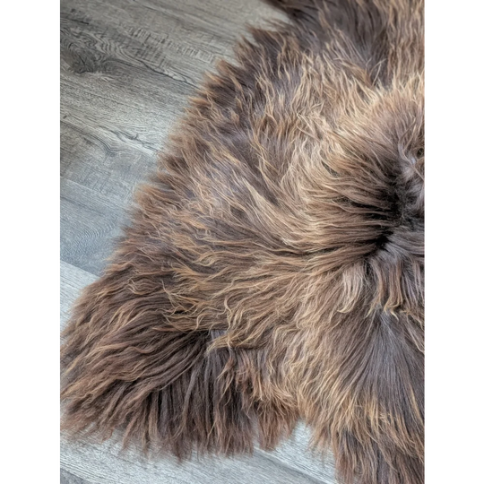AN25❤️57" x 32" Massive Bronze Icelandic Sheepskin