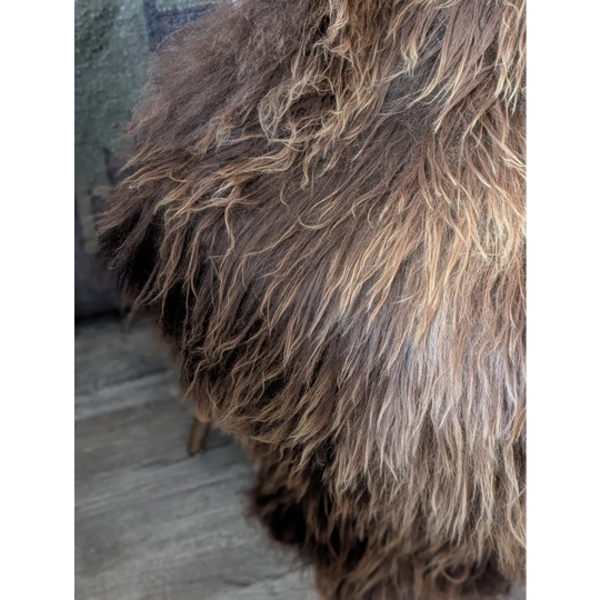 AN25❤️57" x 32" Massive Bronze Icelandic Sheepskin