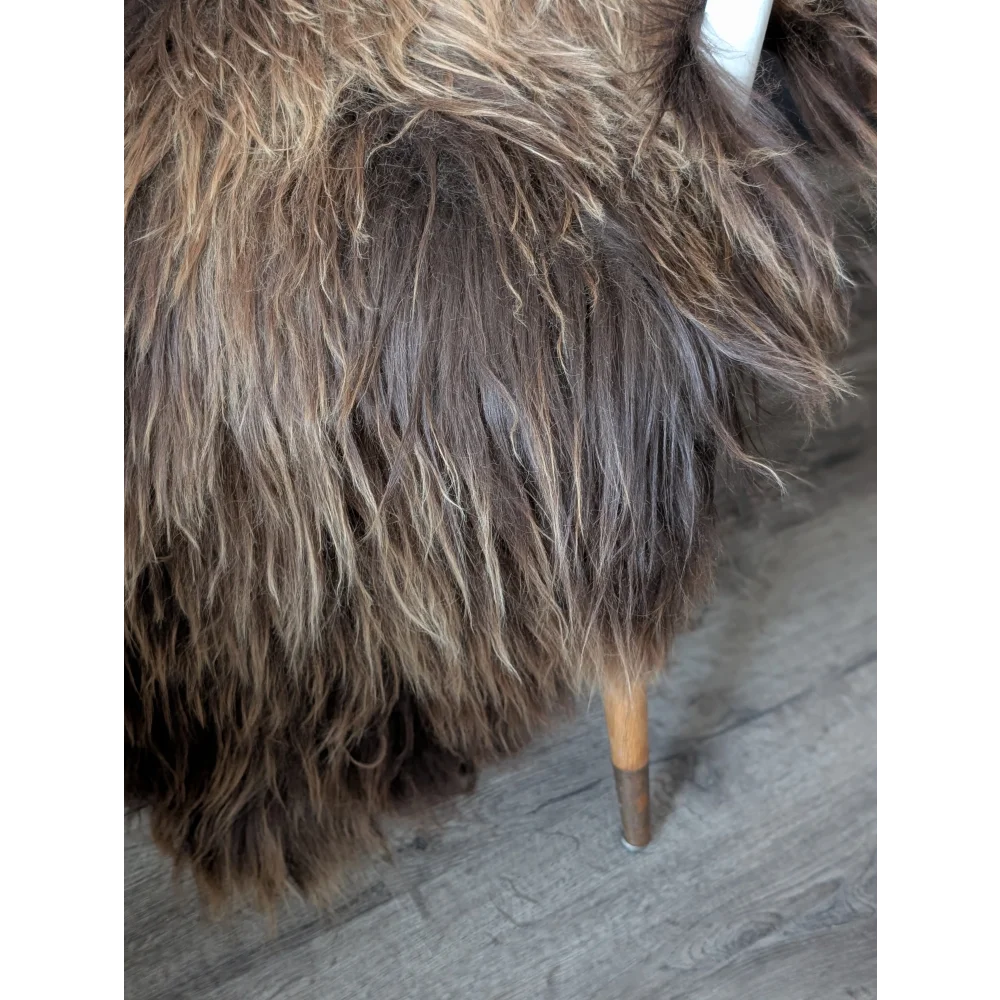 AN25❤️57" x 32" Massive Bronze Icelandic Sheepskin