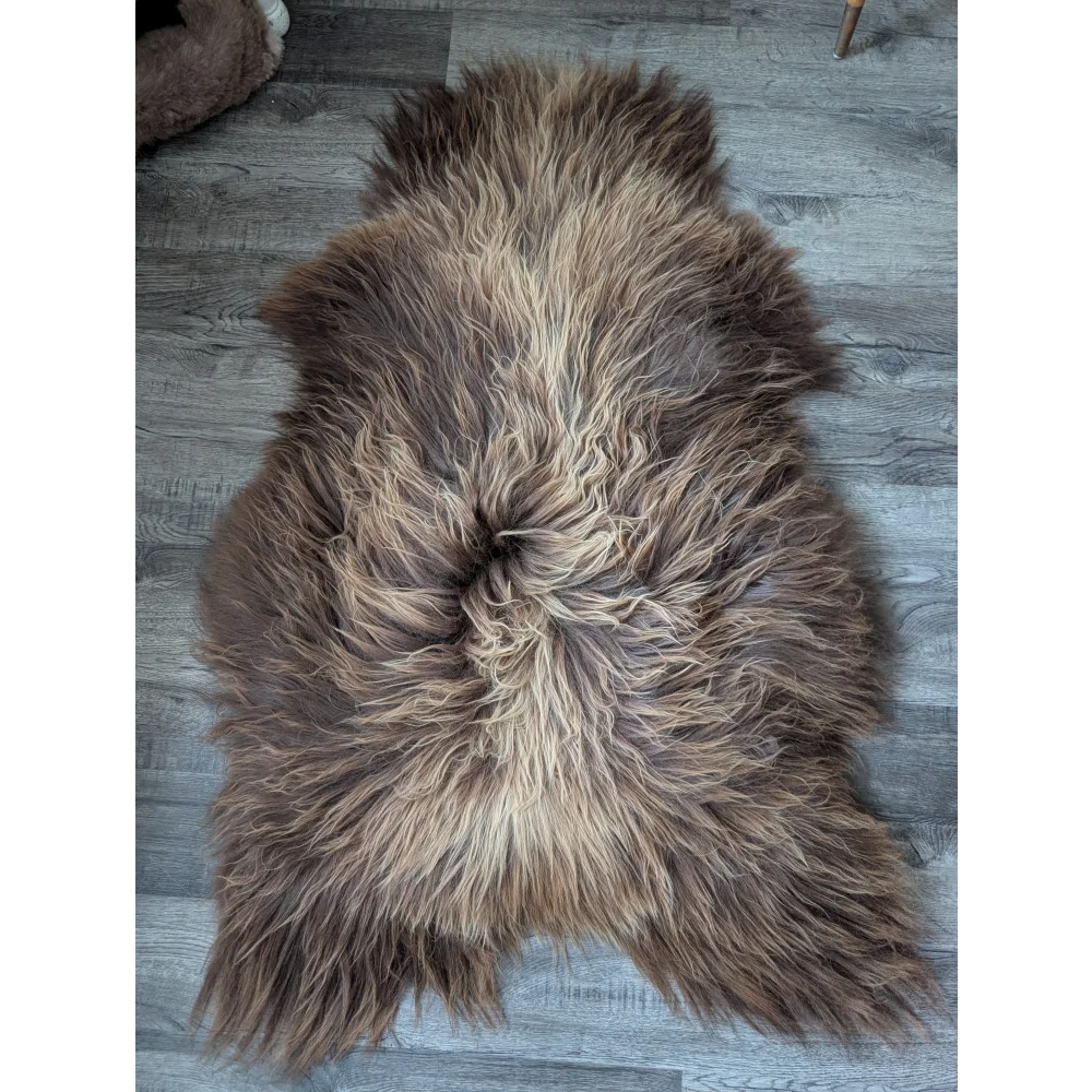 AN26❤️57" x 34" Massive Bronze Icelandic Sheepskin