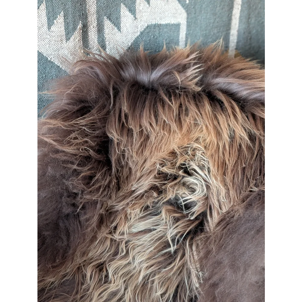 AN26❤️57" x 34" Massive Bronze Icelandic Sheepskin