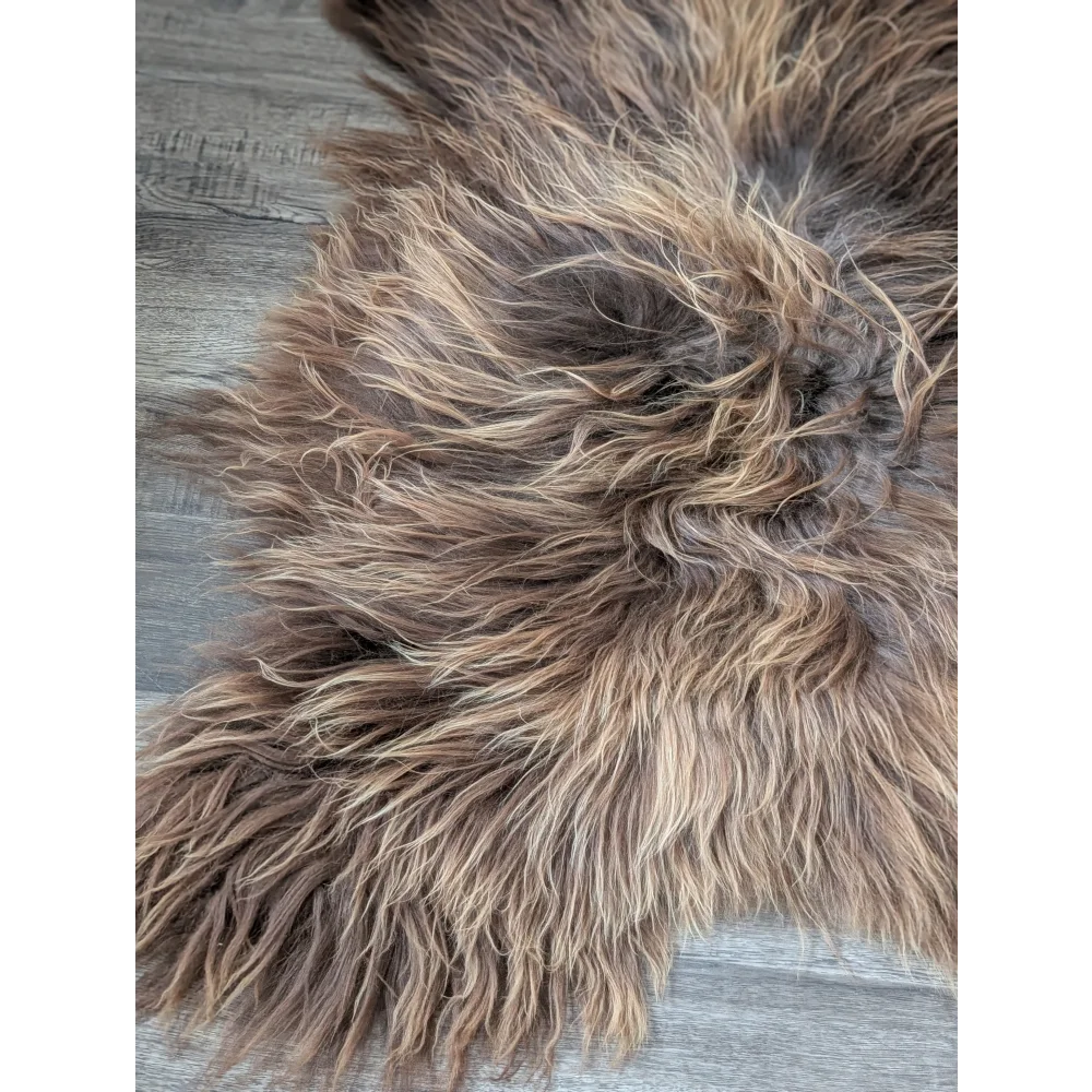AN27❤️58" x 31" Massive Bronze Icelandic Sheepskin