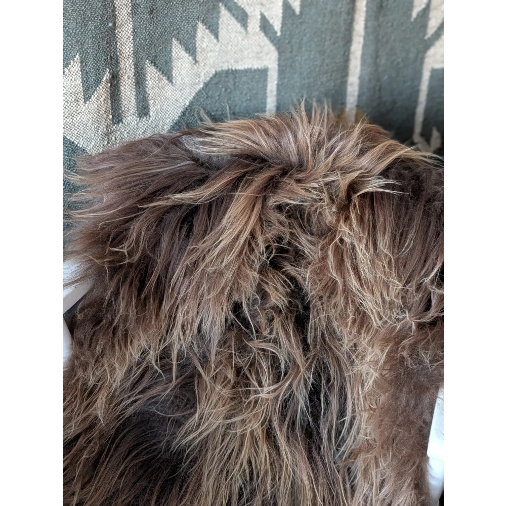 AN27❤️58" x 31" Massive Bronze Icelandic Sheepskin