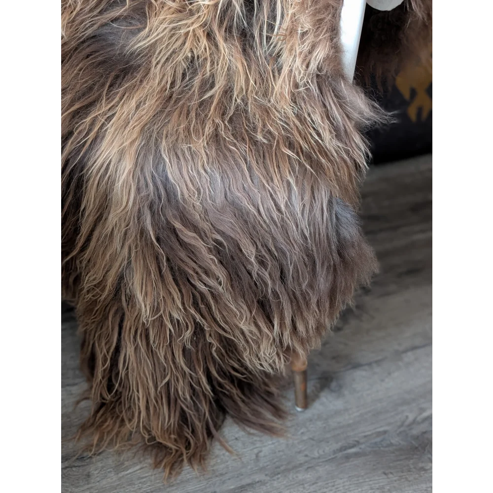 AN27❤️58" x 31" Massive Bronze Icelandic Sheepskin