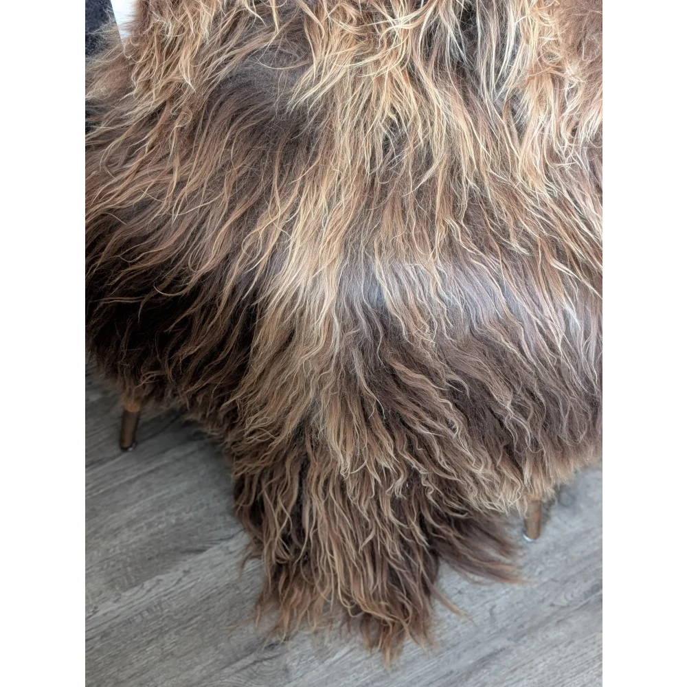 AN27❤️58" x 31" Massive Bronze Icelandic Sheepskin