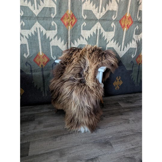 AN29❤️56" x 32" Massive Bronze Icelandic Sheepskin