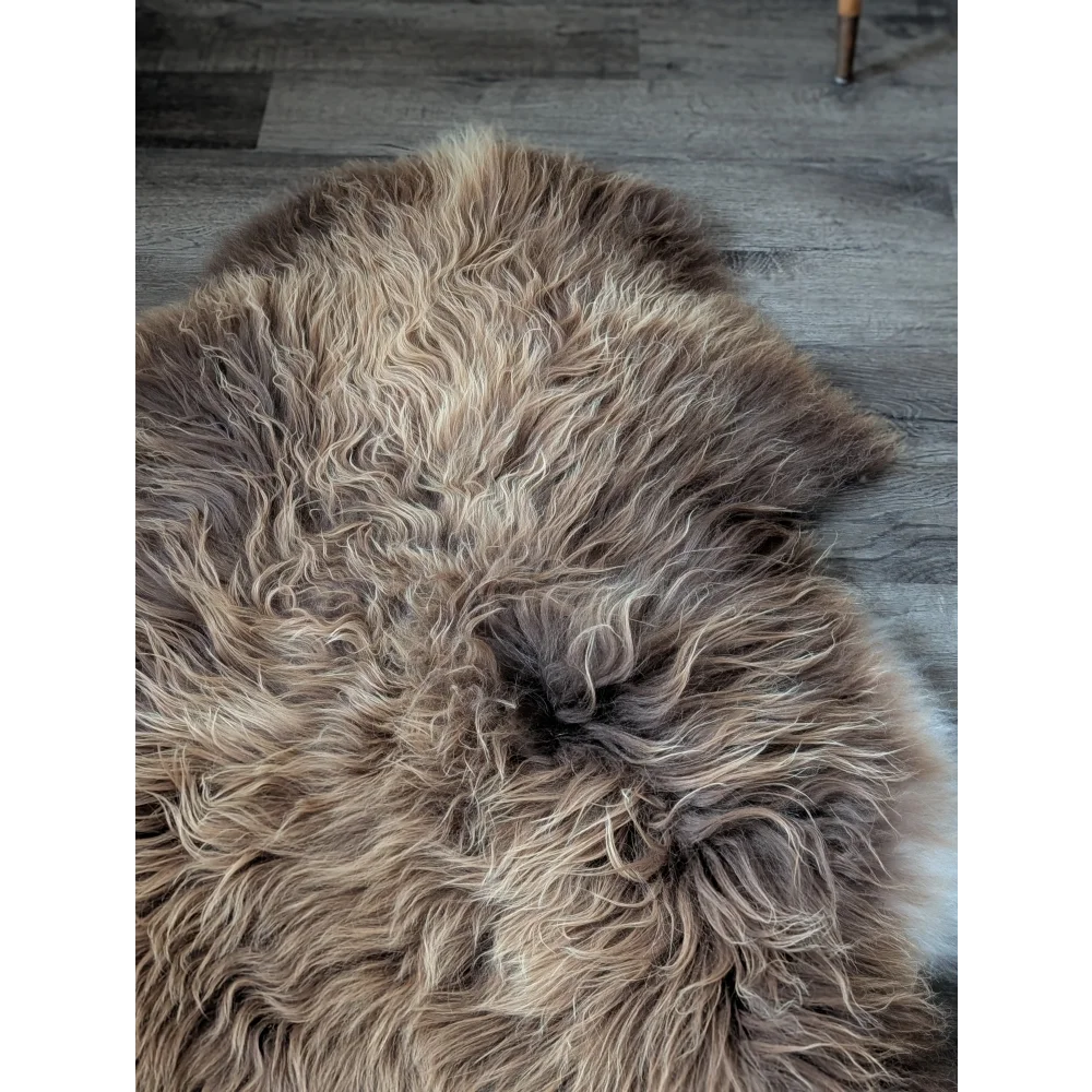 AN30❤️56" x 33" Massive Bronze Icelandic Sheepskin