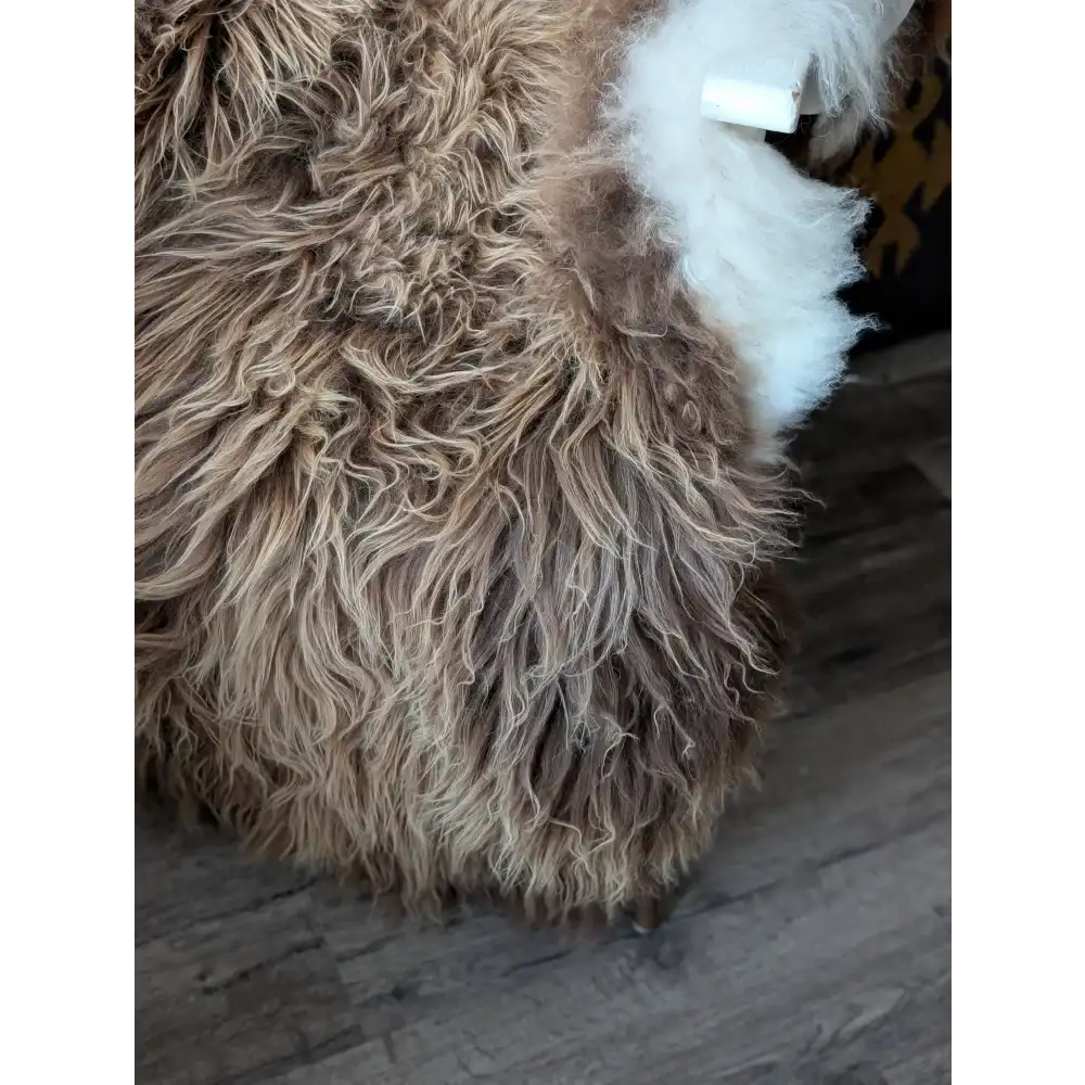 AN30❤️56" x 33" Massive Bronze Icelandic Sheepskin