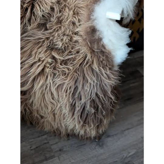 AN30❤️56" x 33" Massive Bronze Icelandic Sheepskin