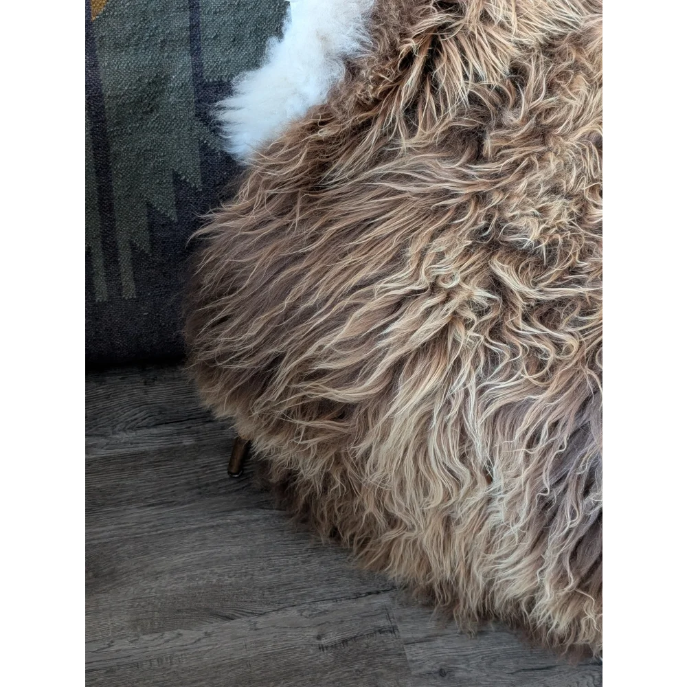 AN30❤️56" x 33" Massive Bronze Icelandic Sheepskin