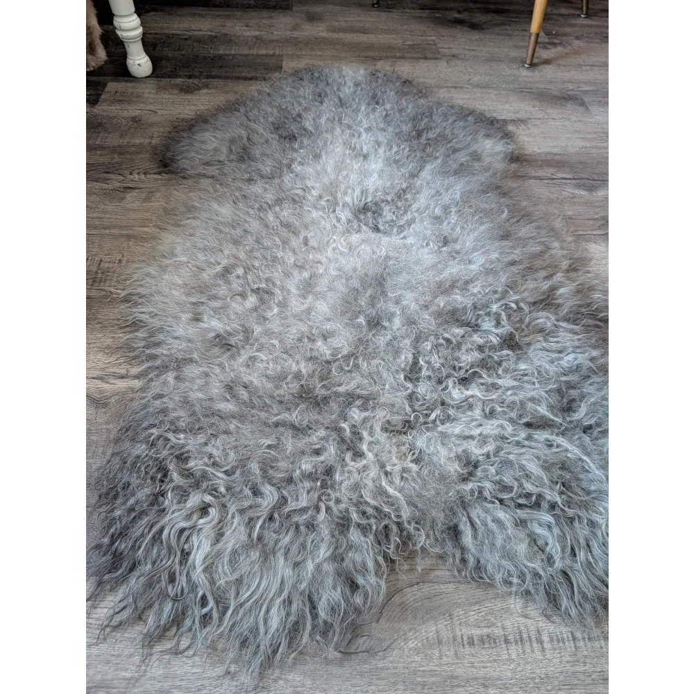 Massive 54x33 gotland sheepskin rug, plush curly gray fluffy texture