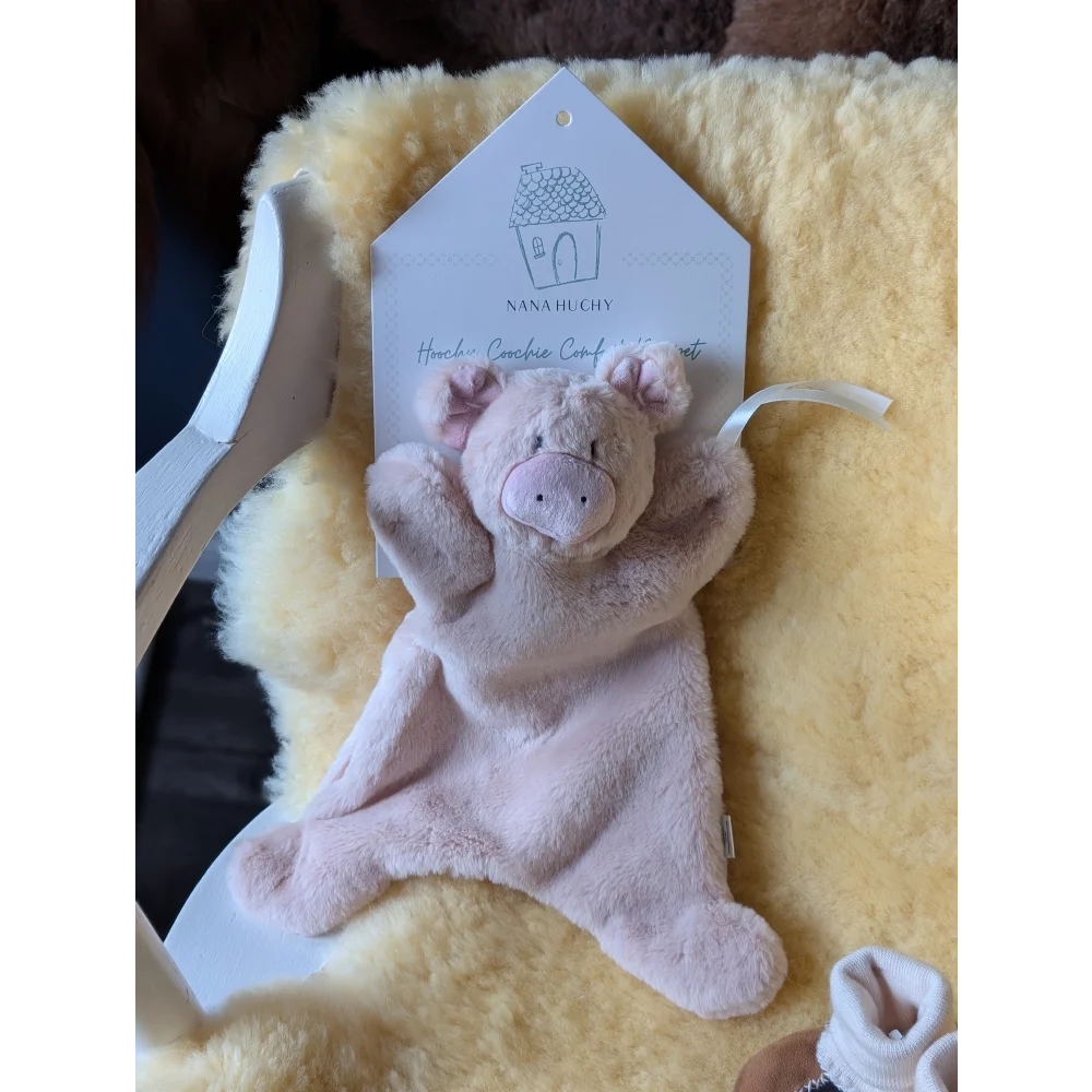 Pink pig-shaped baby comforter made of dense shearling wool in Baby Gift Set ❤️