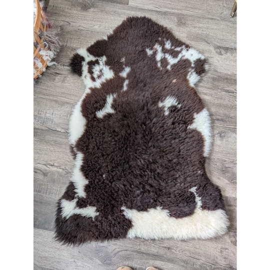 Fluffy cloud like curly wool CSA10 sheepskin rug 43x27 oeko tex cowhide pattern