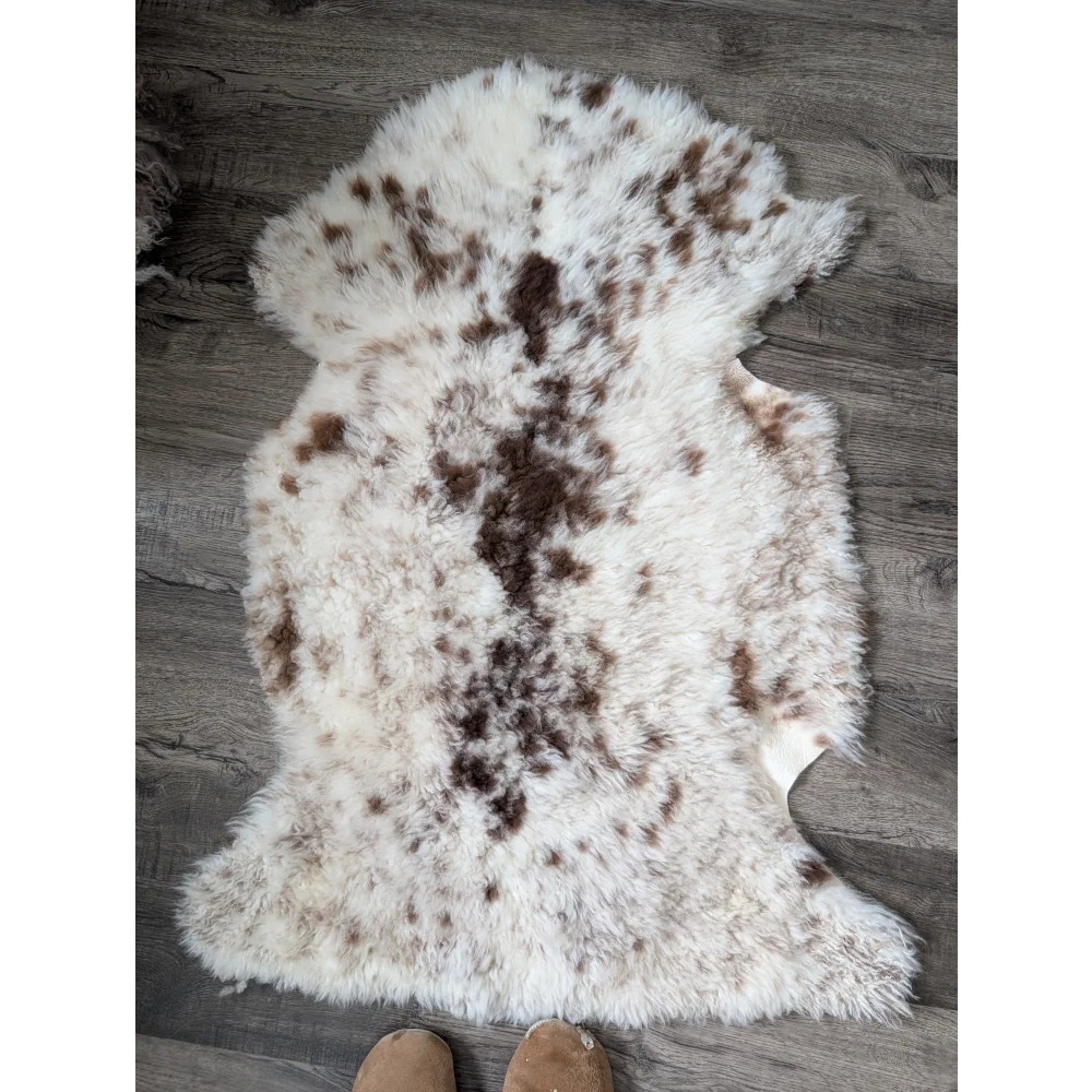 Fluffy cloud like oeko tex sheepskin rug 41x25 white brown spots