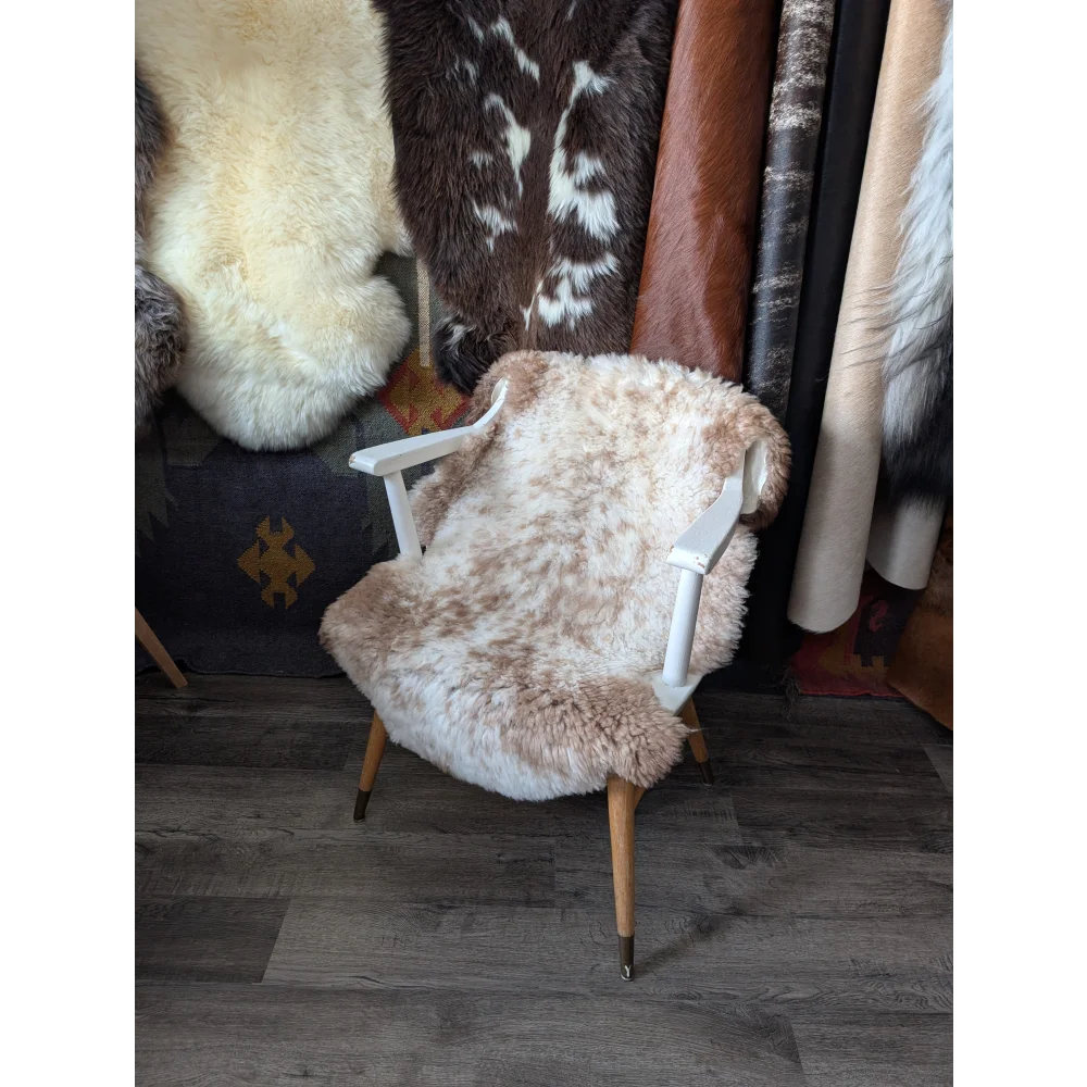 Cozy 38x24 fluffy cloud sheepskin chair with Oeko-Tex wood legs