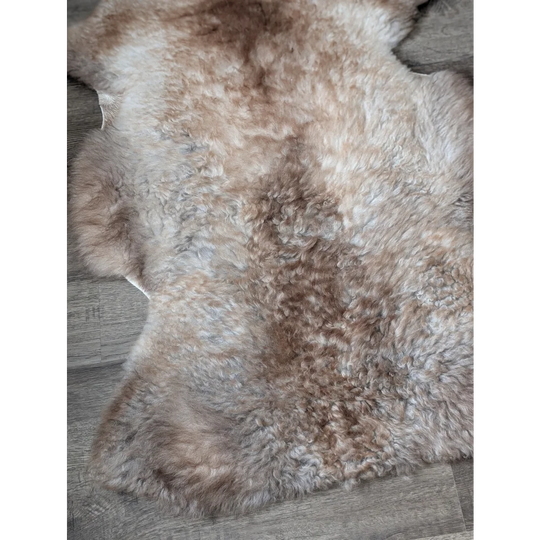 41x26 fluffy cloud Oeko-Tex sheepskin rug in cream brown tones