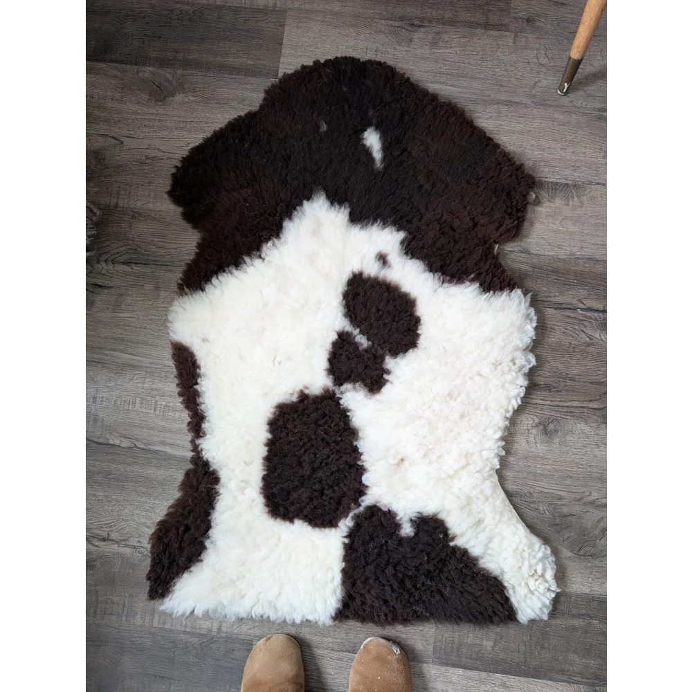 CSB13  42" x 26" Fluffy Cloud Like Sheepskin Grade B