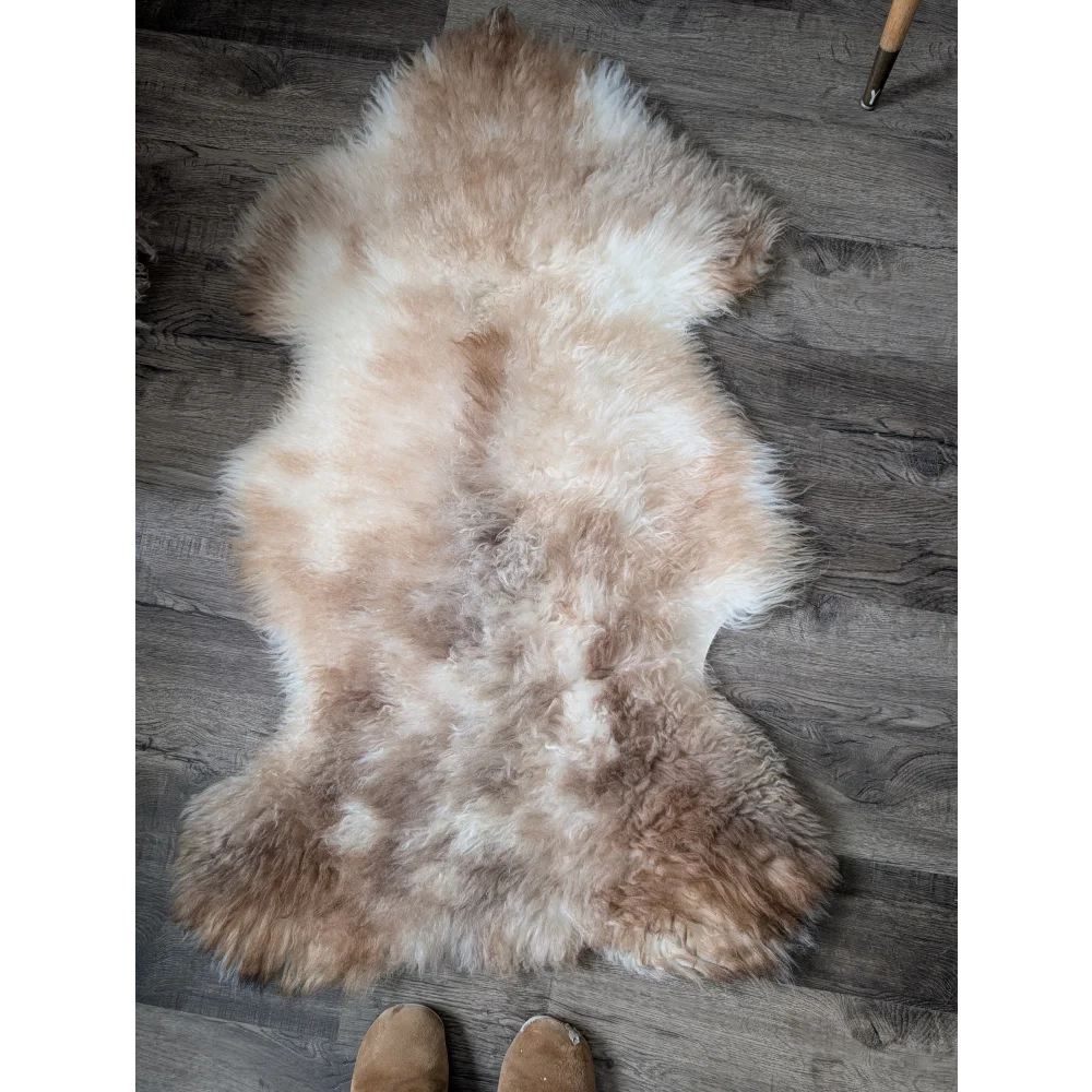 CSB14  47" x 27" Fluffy Cloud Like Sheepskin Grade B