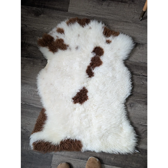 CSB16 41.5x27 grade B sheepskin fluffy cloud cowhide rug in natural colours