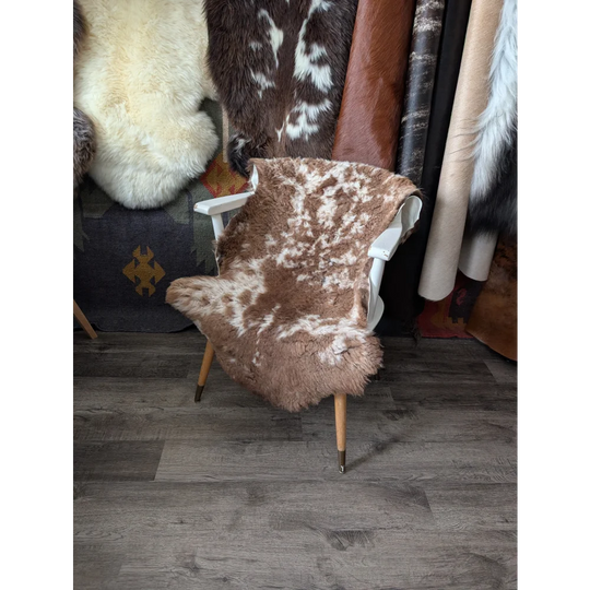 Fluffy cloud sheepskin rug CSB25 on white chair