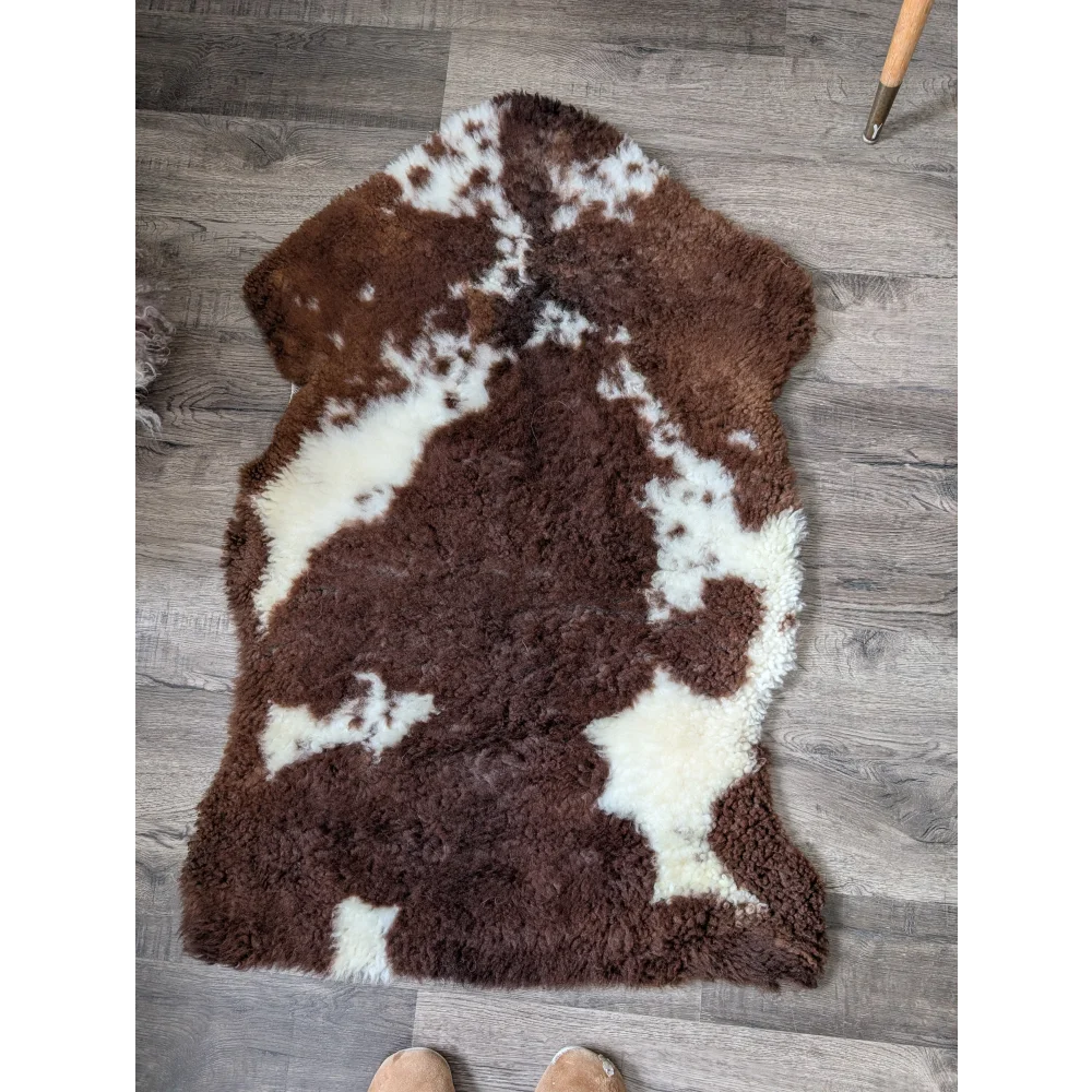 CSB27  43" x 27" Fluffy Cloud Like Sheepskin Grade B