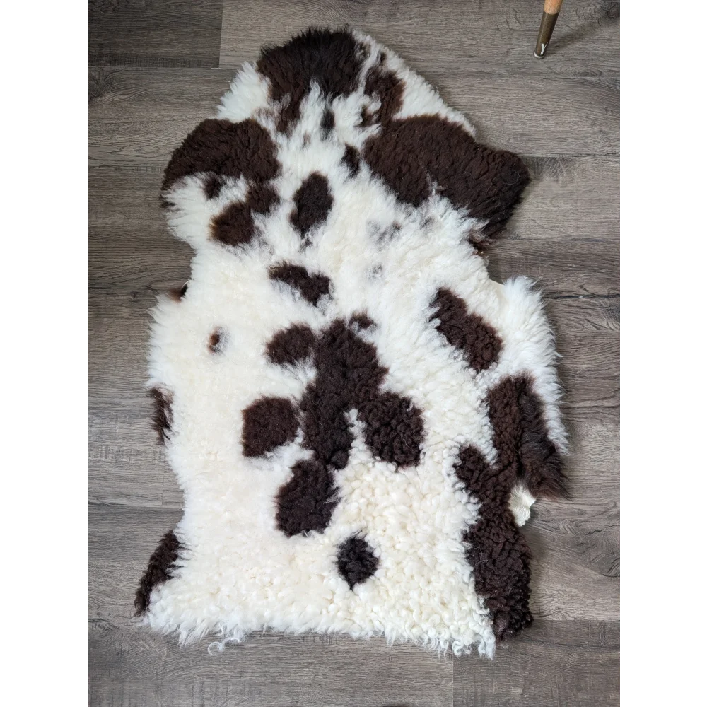 CSB28  42" x 26.5" Fluffy Cloud Like Sheepskin Grade B