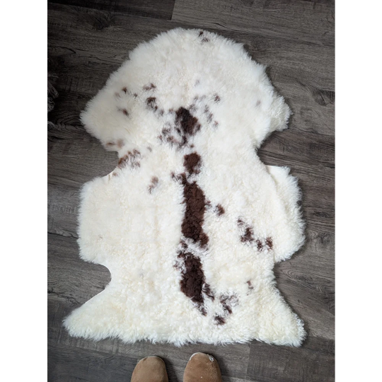 CSB3 39" x 26" Fluffy Cloud Like Sheepskin Grade B