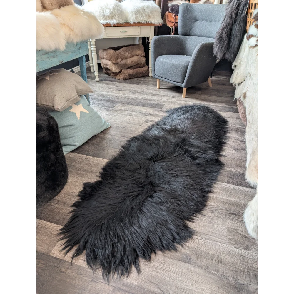 DBLBLK#1 80" x 30" Double Icelandic Sheepskin Natural Black
