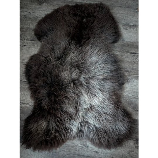 DE11❤️46" x 29" Gorgeous Fluffy British Sheepskin
