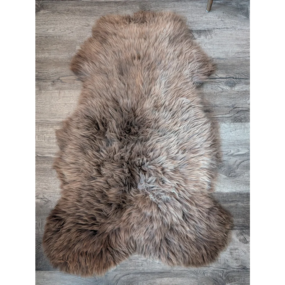 DE13❤️46" x 26" Gorgeous Fluffy British Sheepskin